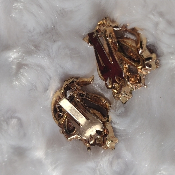 𝅺VINTAGE flower rose gold color with Amber color lease and clear Stone clip-on - Picture 5 of 7